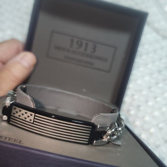 1913 NWT MENS STAINLESS STEEL AMERICAN FLAG CHAIN BRACELET - Picture 1 of 7